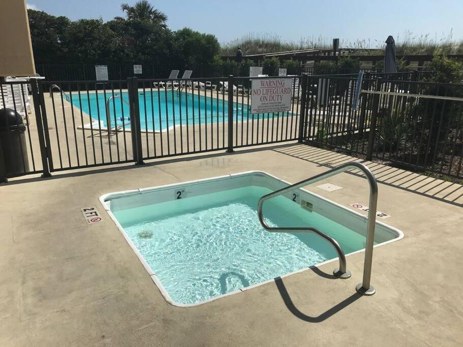 Apartamento Oceanfront * Pool * Elevator * Boardwalk Carolina Beach Exterior foto